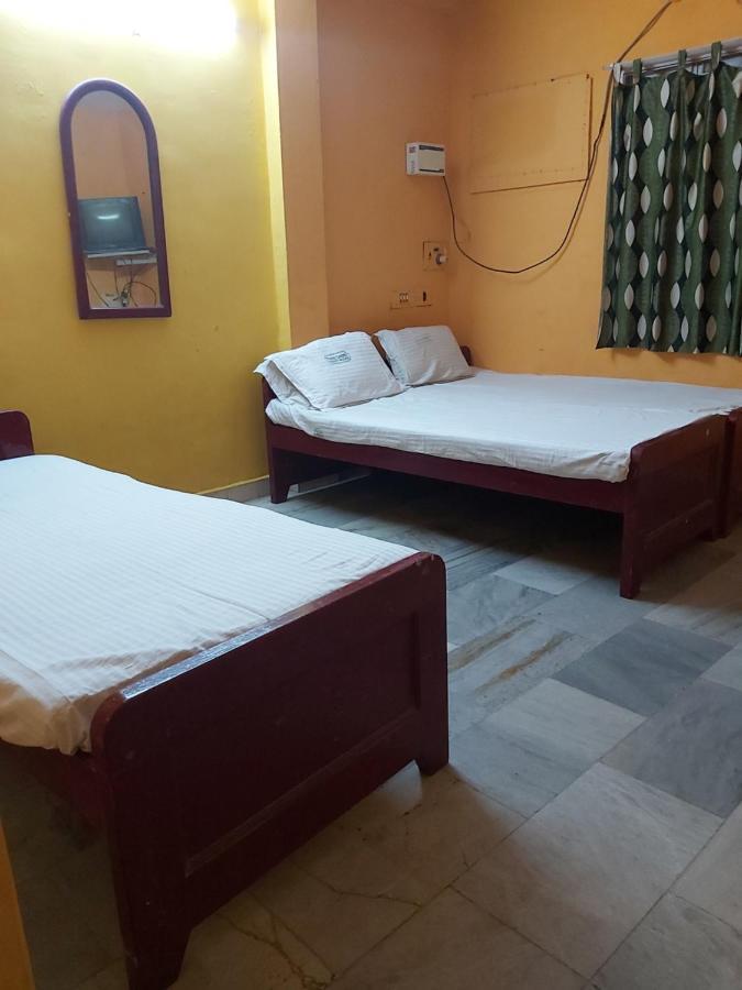 Raamlaxmi Guest House Chennai Exterior foto